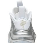 women__nike_air_foamposite_one_chrome_white_aa396_0_78483.jpeg